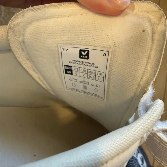 Veja RECIFE LEATHER Sneakers - Picture 9 of 12